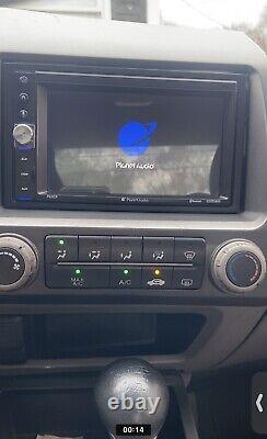 Radio de voiture double DIN Planet Audio